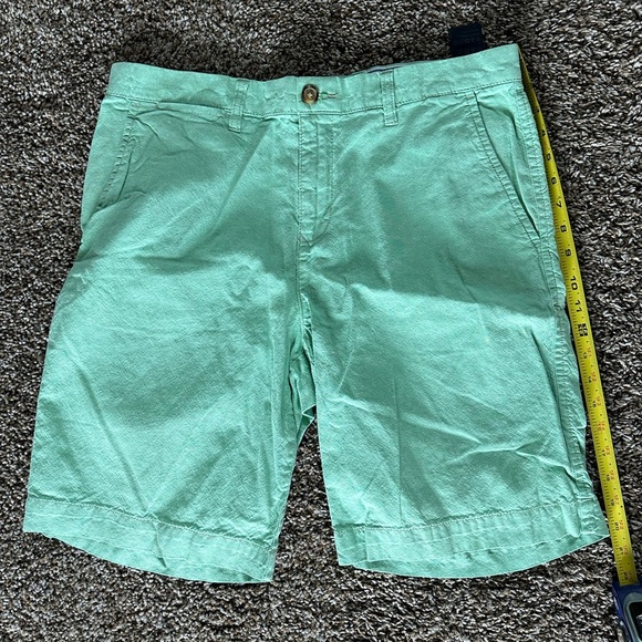 Men’s 34 Tommy Hilfiger Green Flat Front Shorts - Picture 8 of 8